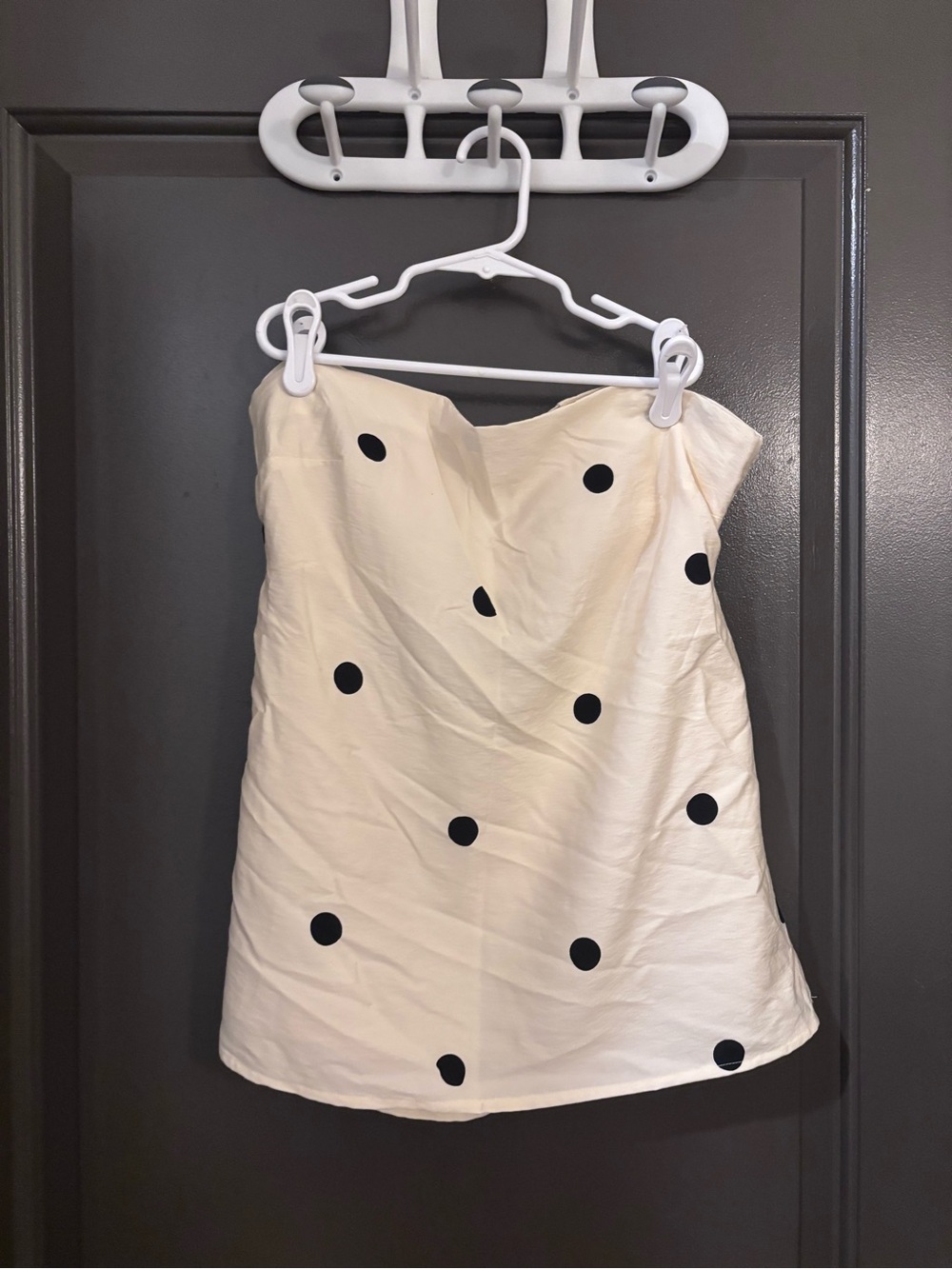 Abercrombie & Fitch Cream Strapless Top with Black Polka Dots